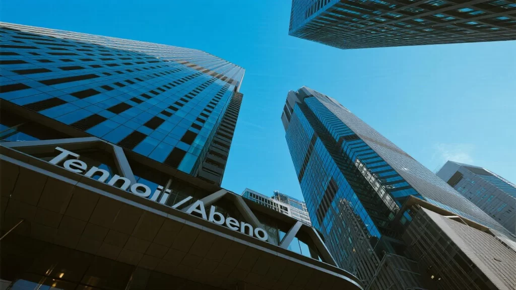 ロレックス 運営会社の系列を活かした戦略